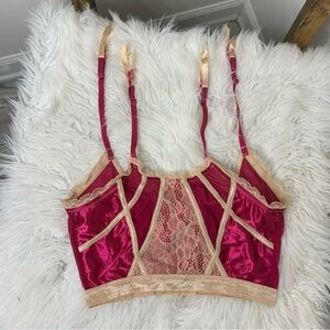 iCollection Elegant Lace Trim Satin Bralette S